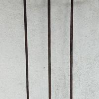 Antichi chiavistelli lunghi in ferro battuto