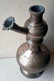 Brocca/anfora orientale d'acqua decorativa vintage