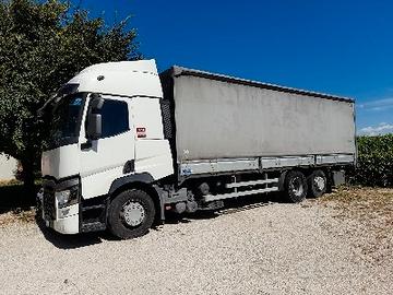 Autocarro usato renault iveco centinato