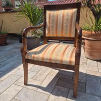 Poltroncina in legno