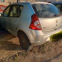 Dacia Sandero per pezzi