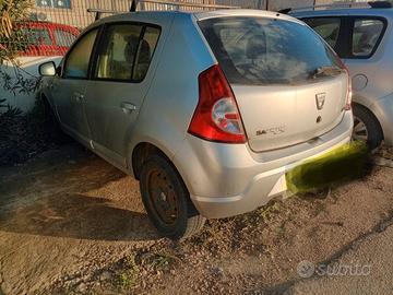 Dacia Sandero per pezzi