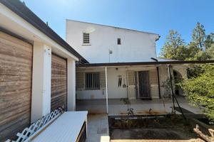 Via delle Gerbere, indipendente