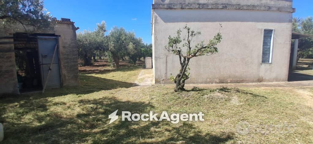 Rustico / Casale di 111 m² con 5 locali a Sciacca - Altro