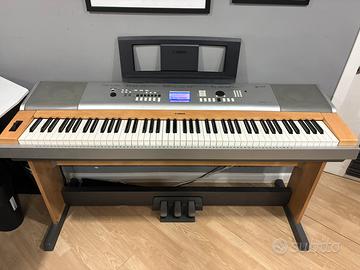 Piano Yamaha DGX-630 Tastiera Digitale