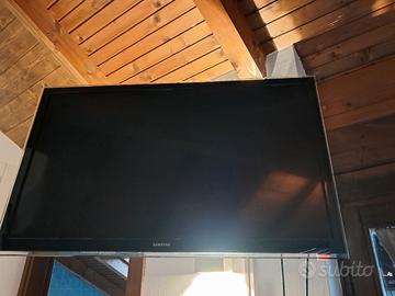 TV schermo piatto LCD Samsung 32" con braccio 