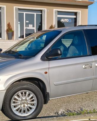 7 POSTI Voyager 2800 crdi AUTOMATICO