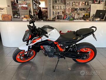 KTM 890 Duke R - 2021