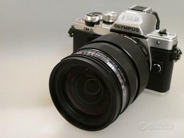 OLYMPUS OM-D EM10 II CON 12-40 2,8 USATA