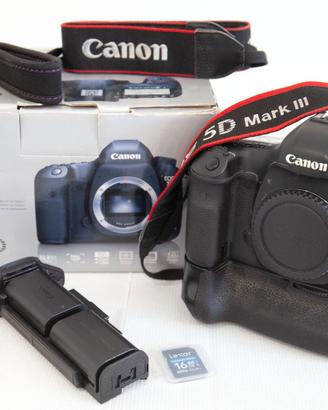 Canon 5D Mark III con Battery Grip