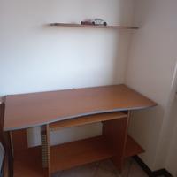 Scrivania con ruote e carrello scorrevole