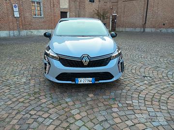 autovettura Renault Clio di due anni