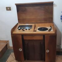 Mobile radio con giradischi anni 50