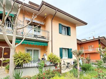 Luminoso appartamento tricamere con posto auto ...