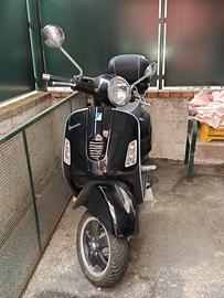 Vespa GTS 300 i.e