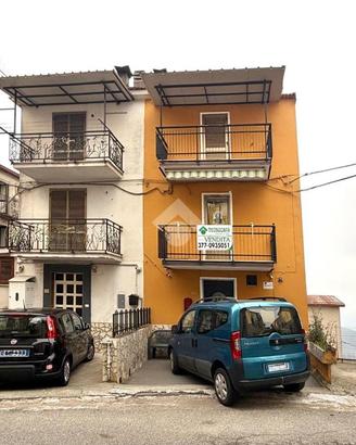 4 LOCALI A SPEZZANO DELLA SILA