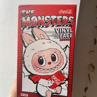 labubu coca cola pupazzo originale