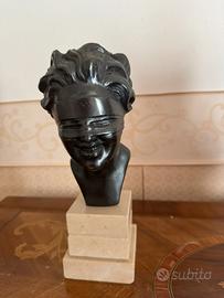 Busto scultura “lo schiaffo” stile Villains