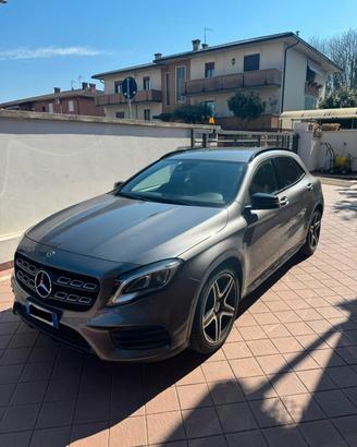 MERCEDES-BENZ GLA 220D PREMIUM 4MATIC