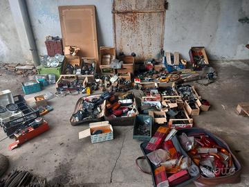 RICAMBI PER AUTO D'EPOCA E ALTRO.