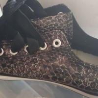 Scarpe nuove particolari