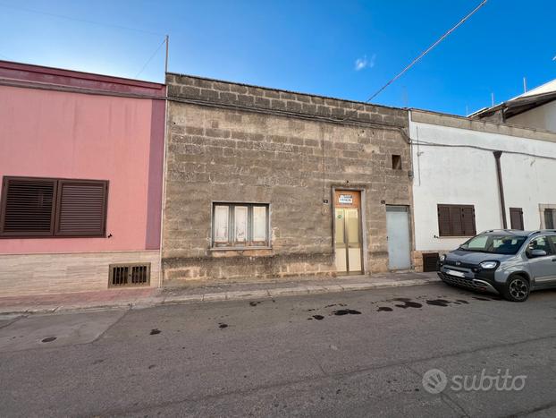 Casa indipendente con tipiche volte e giardino