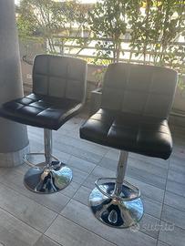 Sgabelli in pelle e acciaio