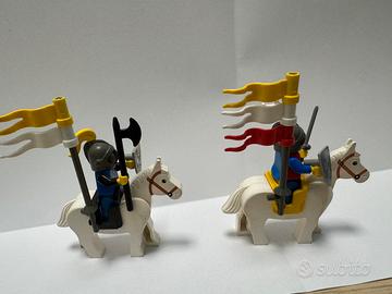 14 Lego vari action figure cavalieri e soldati