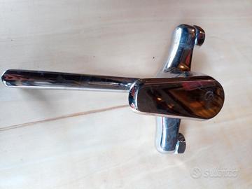 rubinetto a muro per lavello 