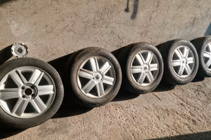 cerchi con gomme scenic