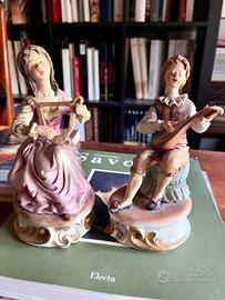 Ststue di musici. Porcellana di Capodimonte