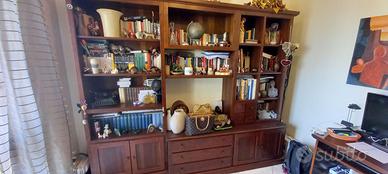 Parete attrezzata utilizzabile anche come libreria