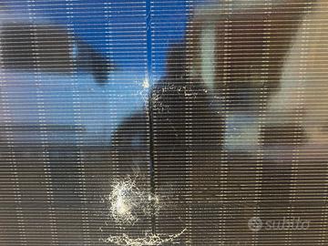 Moduli fotovoltaici rotti