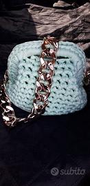 Cluntchbag fatta a mano in fettuccia