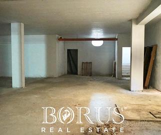 Deposito al piano seminterrato di 350 mq