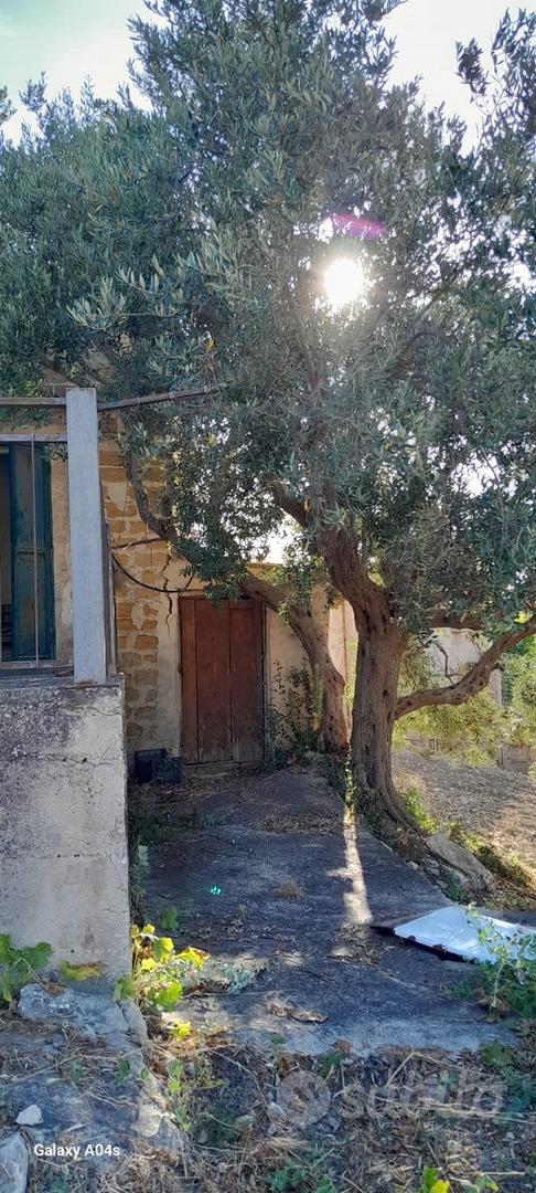 Terreno 1600mq con casa e veranda vicino Aragona - Altro