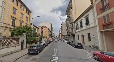 Stanza in quadrilocale a Firenze