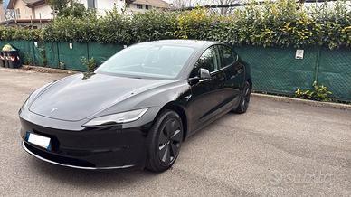 Tesla Model 3 SR Premium Highland 2024