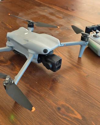 Drone DJI AIR 3 con rc-n2, uguale al nuovo