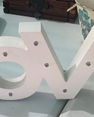 Scritta Love tridimensionale con led