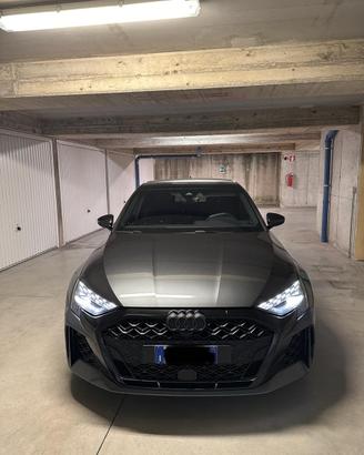 AUDI RS3 – L’ULTIMO 5 CILINDRI DA 400 CV