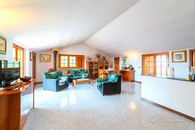 Castelbasso (te) - casa indipendente immersa nel v