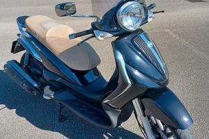 Piaggio Beverly 400 Tourer 