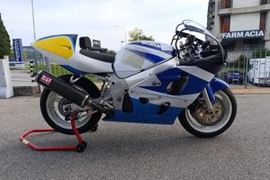 SUZUKI GSX R 600 GSX R 600