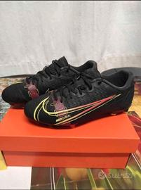 scarpe da calcio Nike numero 33