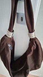 Borsa a spalla marrone in simil camoscio