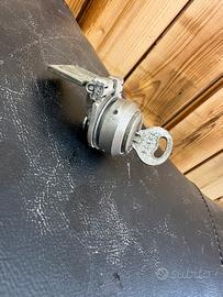 Vespa anni 60 serratura bloccasterzo