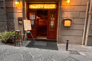 Cessione locale storico “HAPPY ROCK”