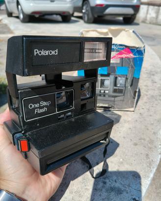 macchina fotografica  polaroid 