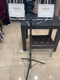 Cavalletto con due faretti